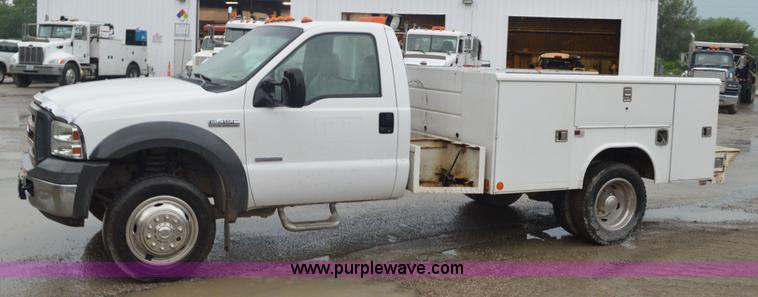image for item G3598 2005 Ford F450 Super Duty XL utility truck