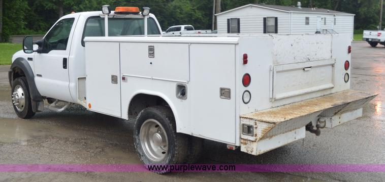 image for item G3598 2005 Ford F450 Super Duty XL utility truck