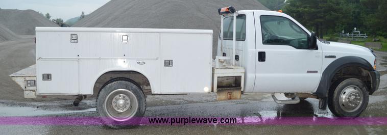 image for item G3598 2005 Ford F450 Super Duty XL utility truck