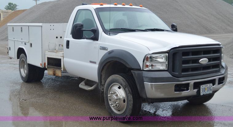 image for item G3598 2005 Ford F450 Super Duty XL utility truck
