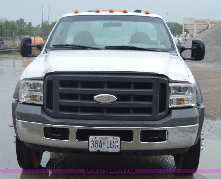 image for item G3598 2005 Ford F450 Super Duty XL utility truck