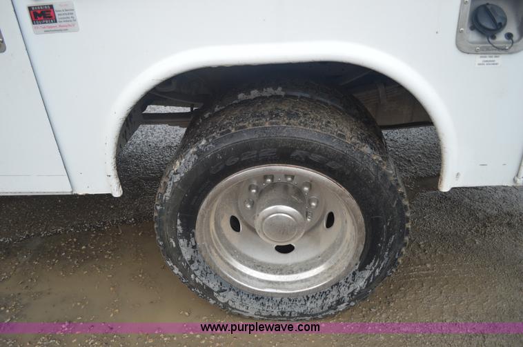 image for item G3598 2005 Ford F450 Super Duty XL utility truck