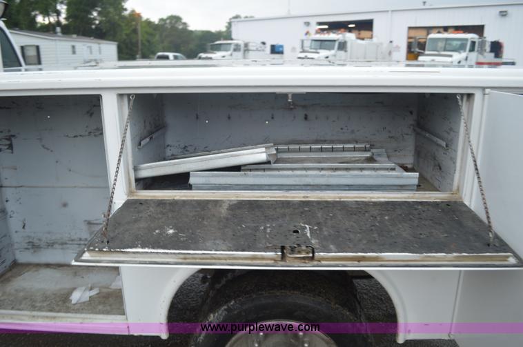 image for item G3598 2005 Ford F450 Super Duty XL utility truck