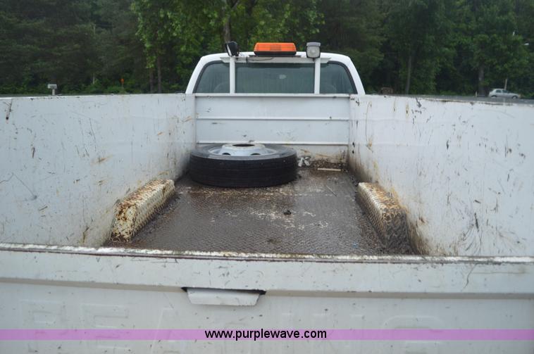 image for item G3598 2005 Ford F450 Super Duty XL utility truck