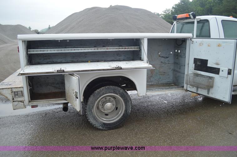 image for item G3598 2005 Ford F450 Super Duty XL utility truck