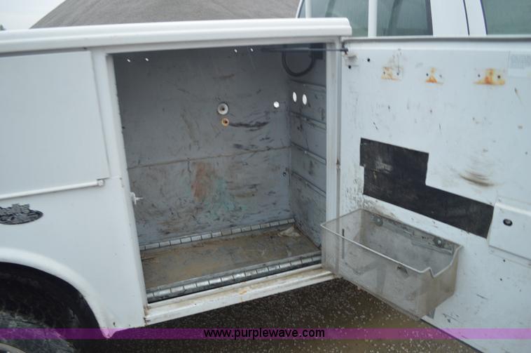 image for item G3598 2005 Ford F450 Super Duty XL utility truck