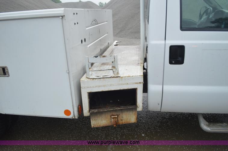 image for item G3598 2005 Ford F450 Super Duty XL utility truck