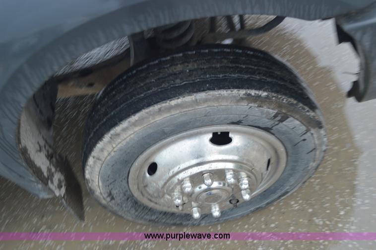 image for item G3598 2005 Ford F450 Super Duty XL utility truck