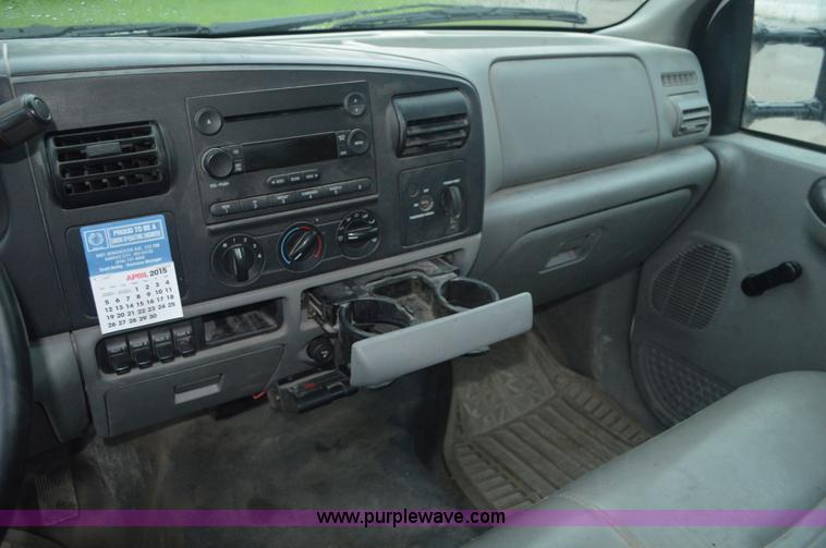 image for item G3598 2005 Ford F450 Super Duty XL utility truck