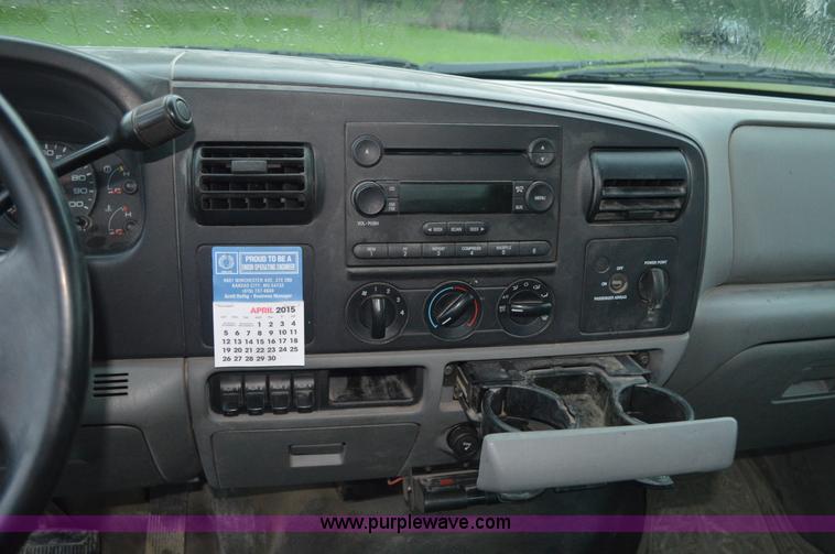 image for item G3598 2005 Ford F450 Super Duty XL utility truck