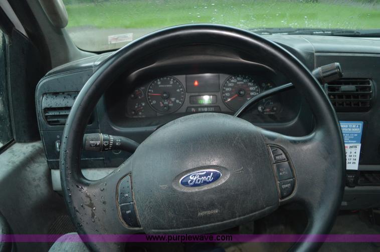 image for item G3598 2005 Ford F450 Super Duty XL utility truck