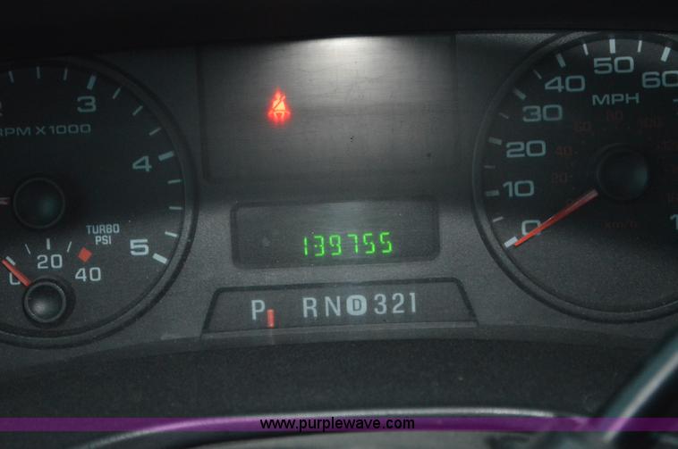 image for item G3598 2005 Ford F450 Super Duty XL utility truck