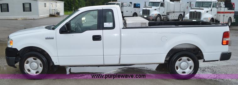 image for item G3600 2005 Ford F150 XL pickup truck