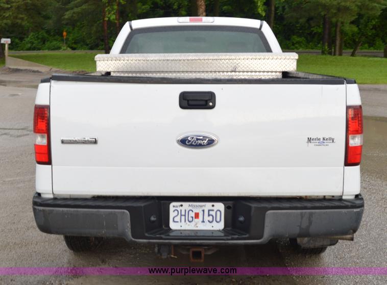 image for item G3600 2005 Ford F150 XL pickup truck