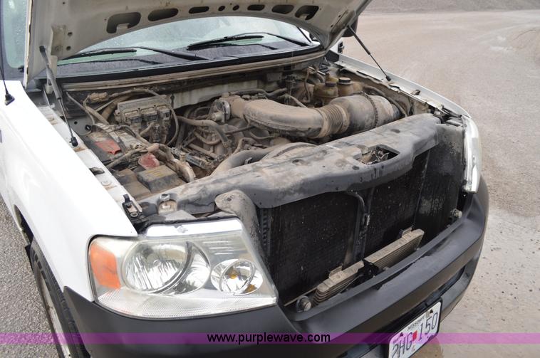 image for item G3600 2005 Ford F150 XL pickup truck