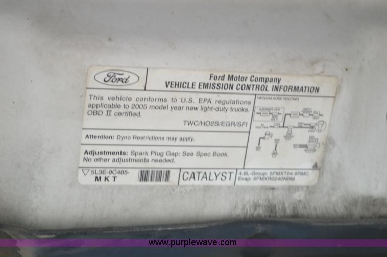 image for item G3600 2005 Ford F150 XL pickup truck