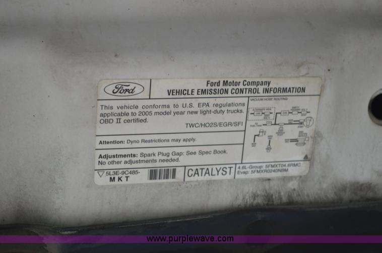 image for item G3600 2005 Ford F150 XL pickup truck