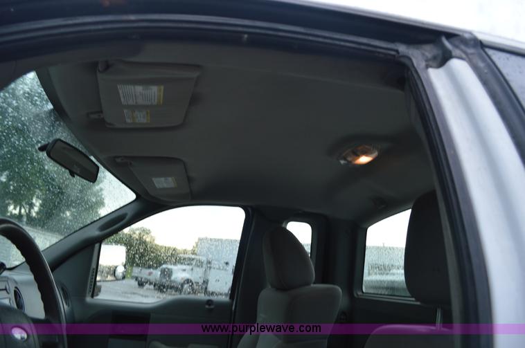 image for item G3600 2005 Ford F150 XL pickup truck