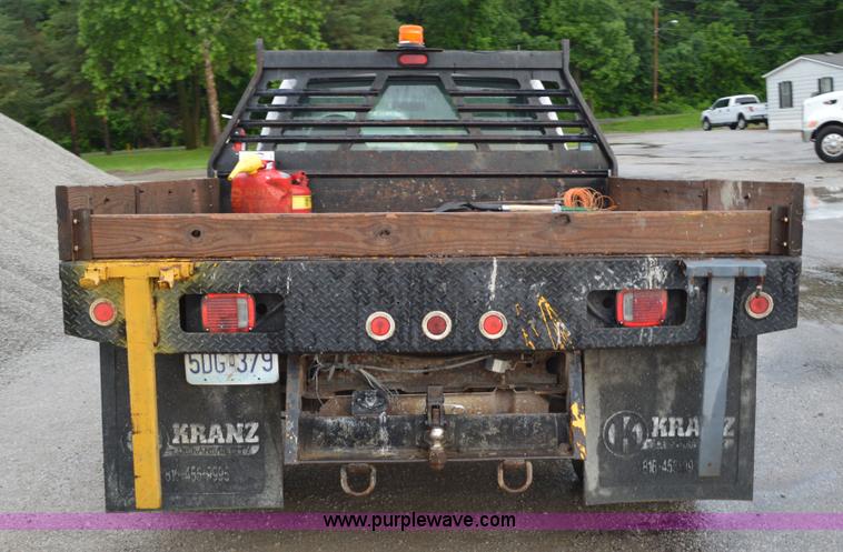 image for item G3601 2004 Ford F350 Super Duty XL flatbed pickup truck