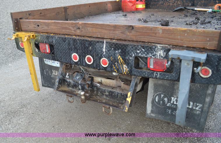 image for item G3601 2004 Ford F350 Super Duty XL flatbed pickup truck