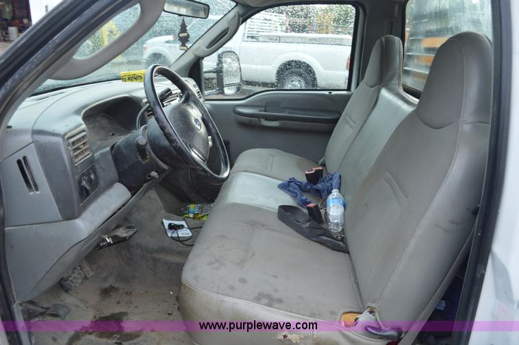 image for item G3601 2004 Ford F350 Super Duty XL flatbed pickup truck