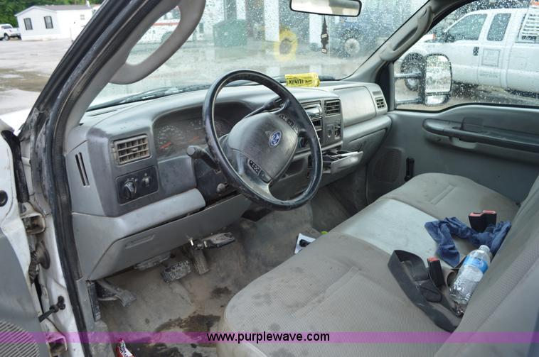 image for item G3601 2004 Ford F350 Super Duty XL flatbed pickup truck