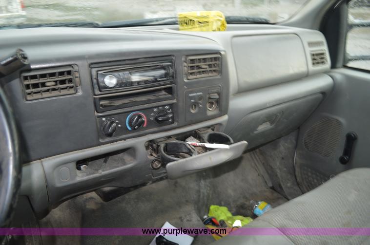 image for item G3601 2004 Ford F350 Super Duty XL flatbed pickup truck