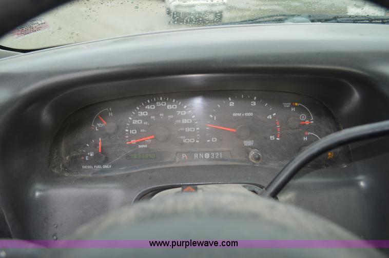 image for item G3601 2004 Ford F350 Super Duty XL flatbed pickup truck