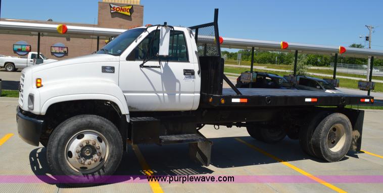 image for item G3608 1997 Chevrolet C7500 flatbed truck