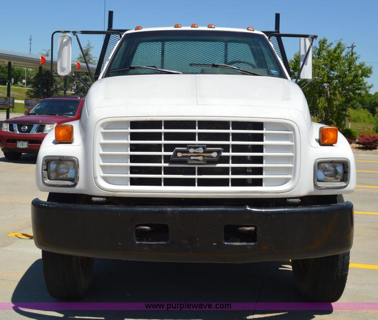 image for item G3608 1997 Chevrolet C7500 flatbed truck