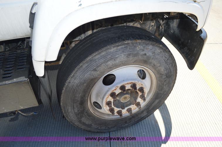 image for item G3608 1997 Chevrolet C7500 flatbed truck