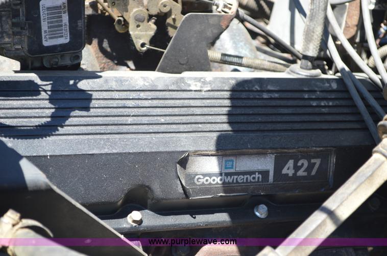 image for item G3608 1997 Chevrolet C7500 flatbed truck