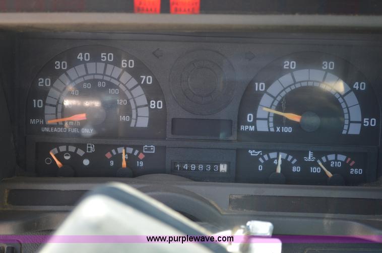 image for item G3608 1997 Chevrolet C7500 flatbed truck