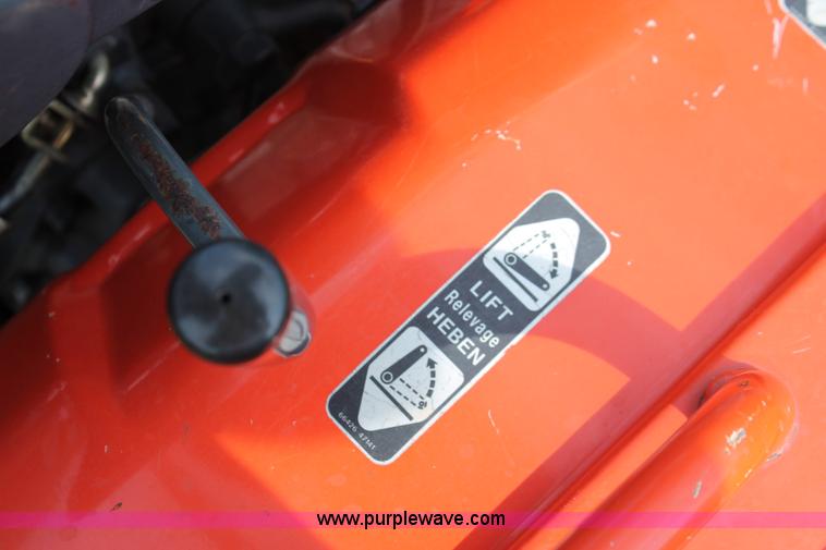 image for item H5803 Kubota B7100 MFWD utility tractor