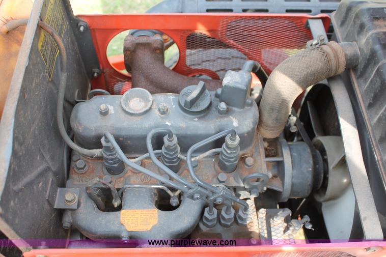 image for item H5803 Kubota B7100 MFWD utility tractor