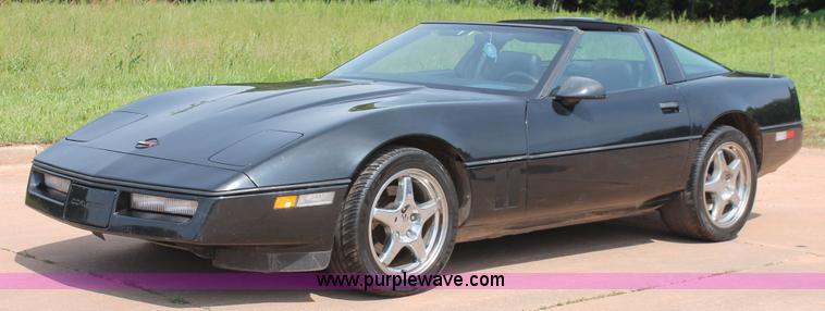 image for item H5809 1989 Chevrolet Corvette convertible