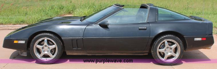 image for item H5809 1989 Chevrolet Corvette convertible