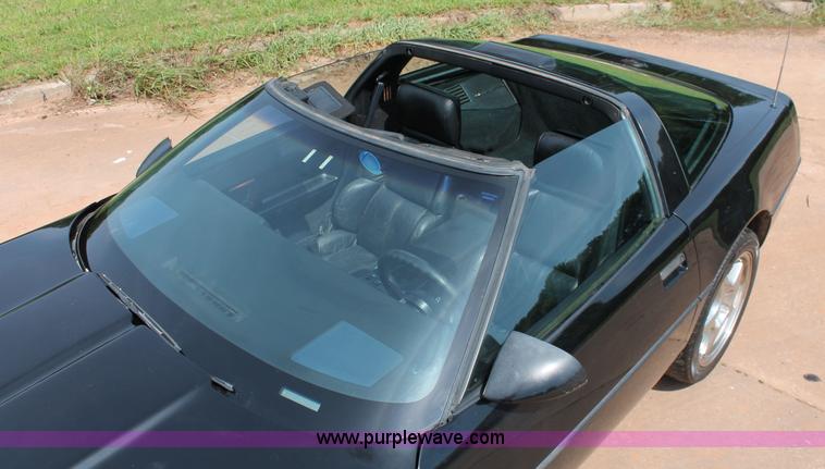 image for item H5809 1989 Chevrolet Corvette convertible