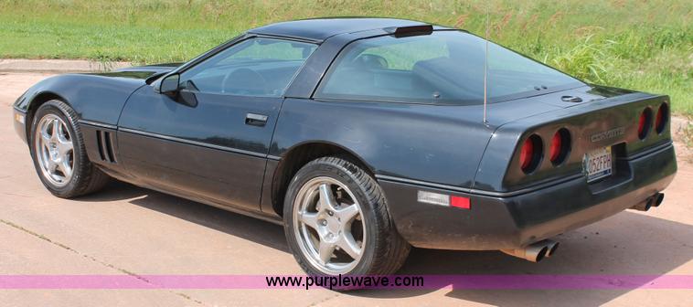 image for item H5809 1989 Chevrolet Corvette convertible