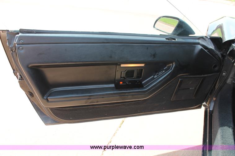 image for item H5809 1989 Chevrolet Corvette convertible