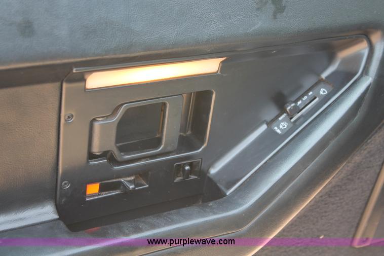 image for item H5809 1989 Chevrolet Corvette convertible