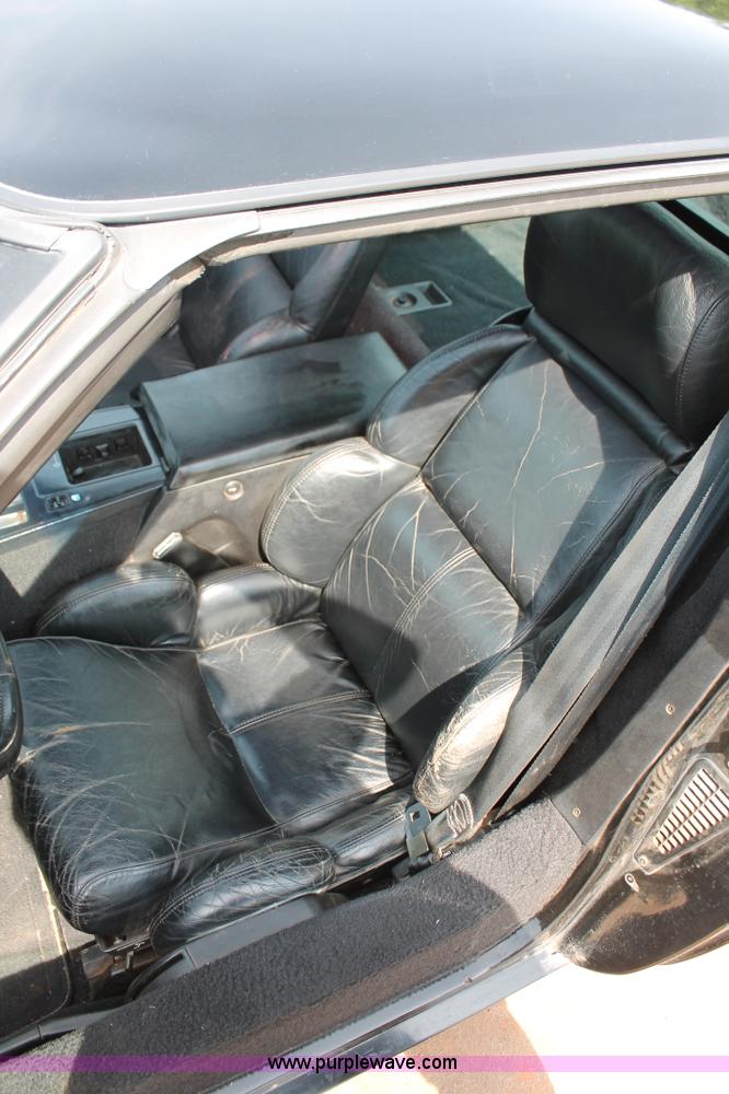 image for item H5809 1989 Chevrolet Corvette convertible