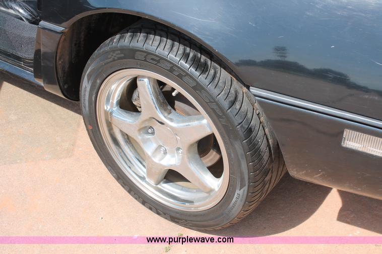 image for item H5809 1989 Chevrolet Corvette convertible