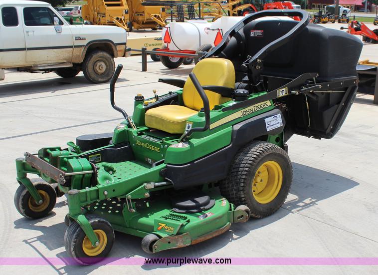 image for item I1655 John Deere 2930A ZTR lawn mower