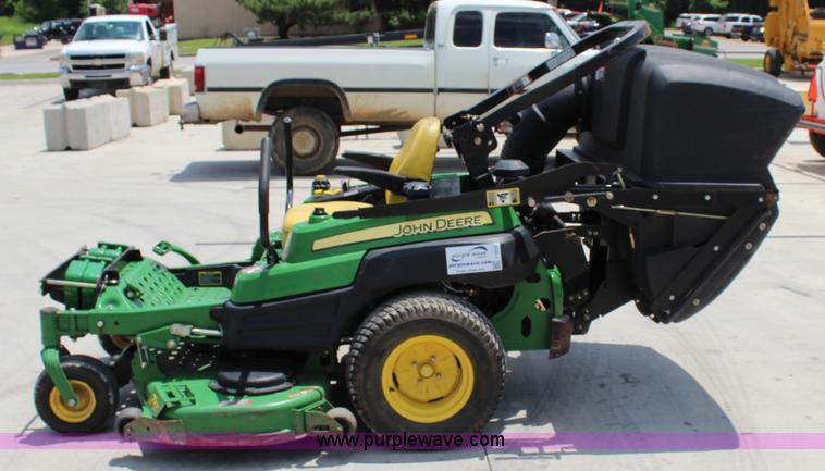 image for item I1655 John Deere 2930A ZTR lawn mower