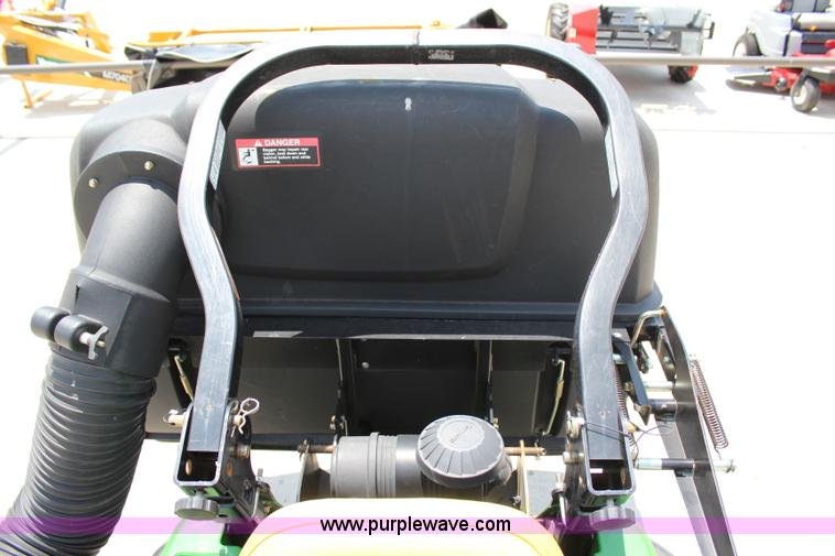 image for item I1655 John Deere 2930A ZTR lawn mower