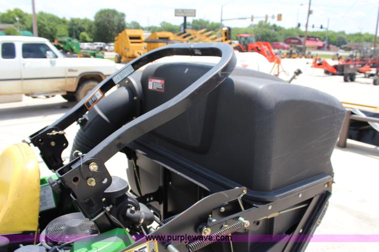 image for item I1655 John Deere 2930A ZTR lawn mower