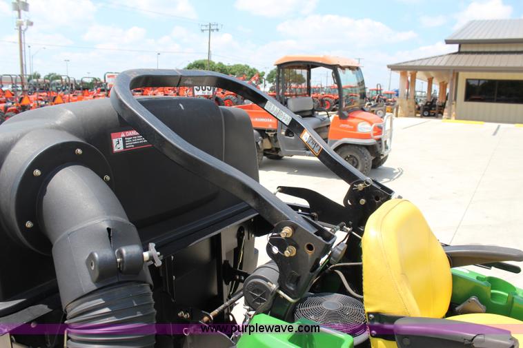 image for item I1655 John Deere 2930A ZTR lawn mower