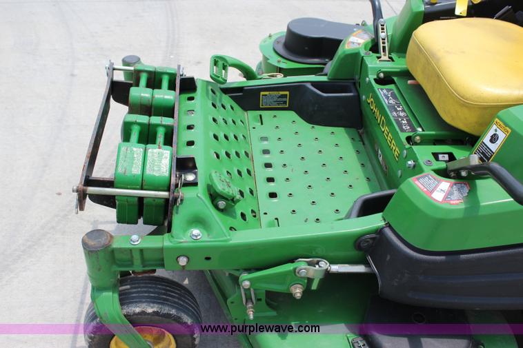 image for item I1655 John Deere 2930A ZTR lawn mower