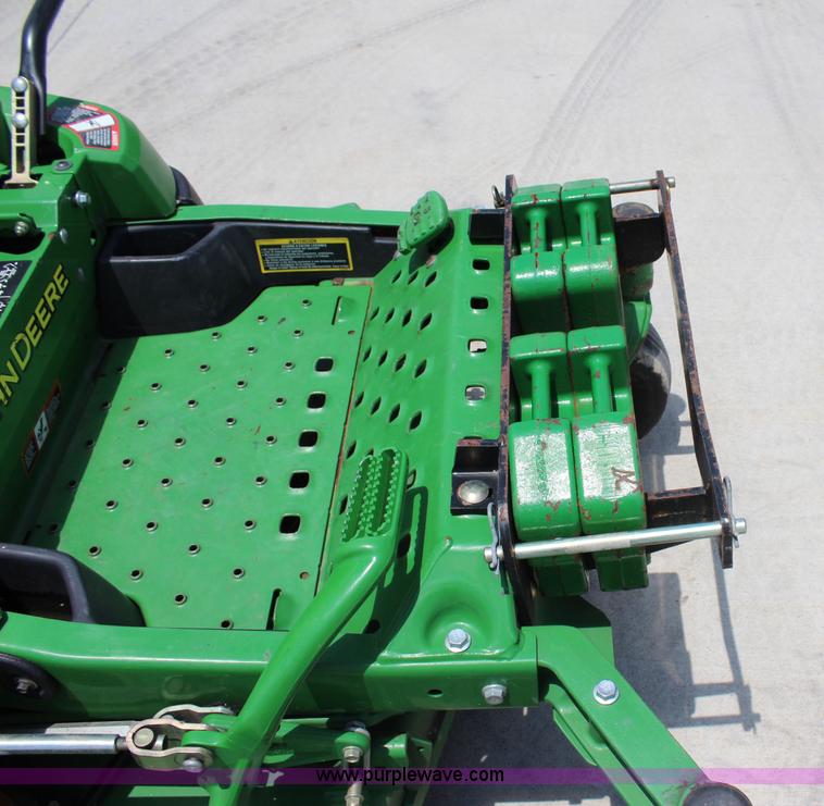 image for item I1655 John Deere 2930A ZTR lawn mower